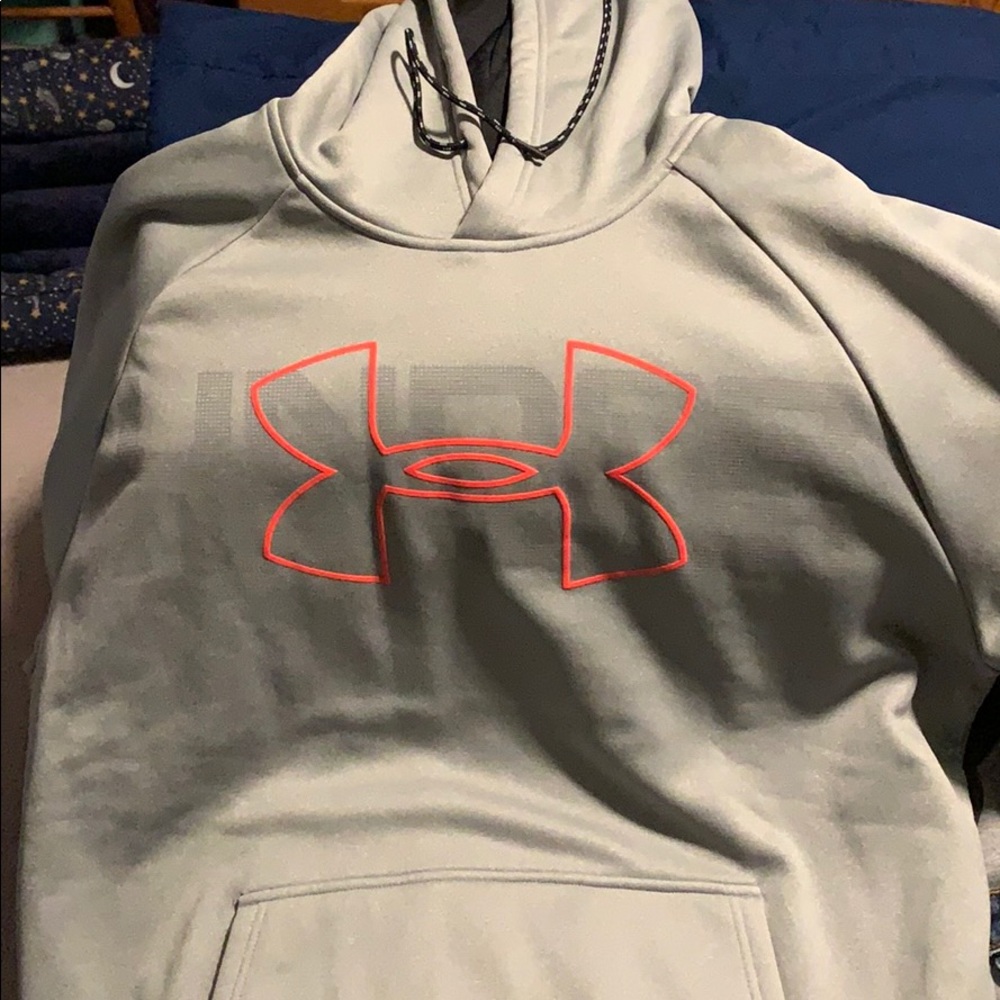 Men’s underarmor sweatshirt !
